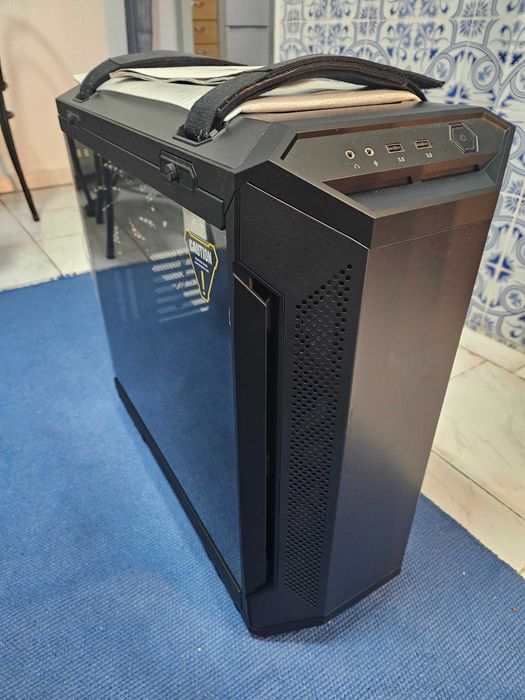 ASUS - Caixa de PC e Fonte de Alimentação