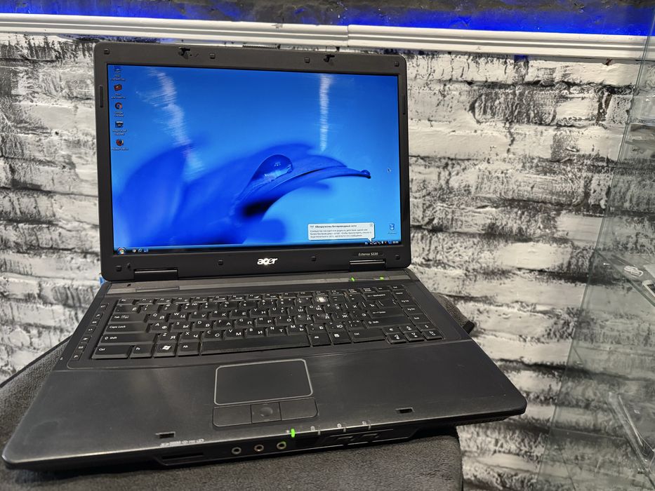 Ноутбук Acer /Intel Dual Core/ батаре 1,5 години тримае