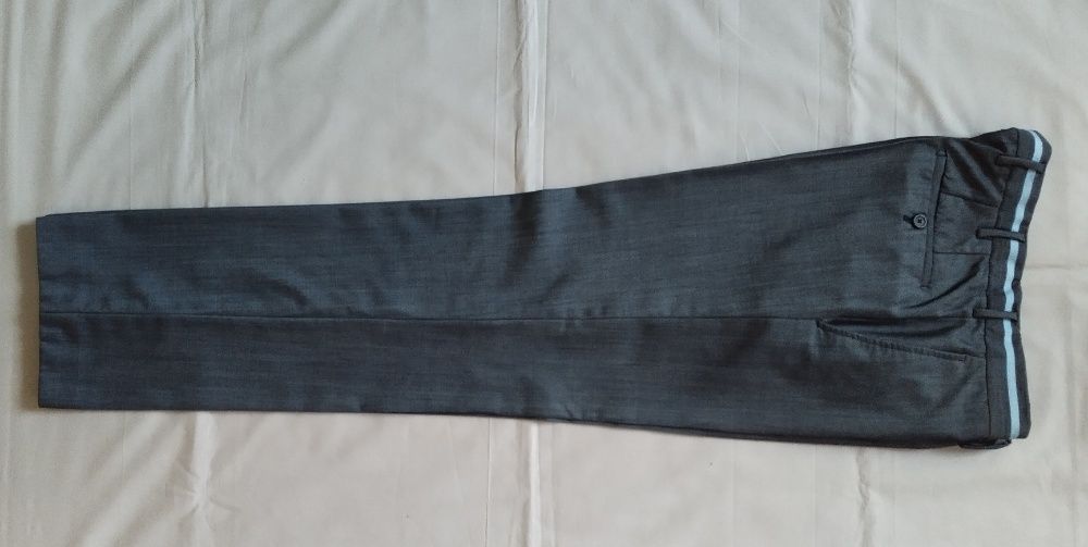 Брюки PRADA. Оригинал. Размер 46.