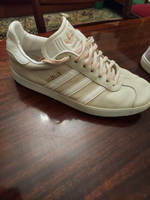 Продам женские кросовки