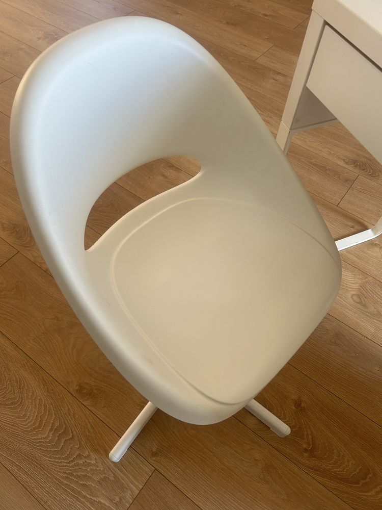Biurko z krzesłem Ikea