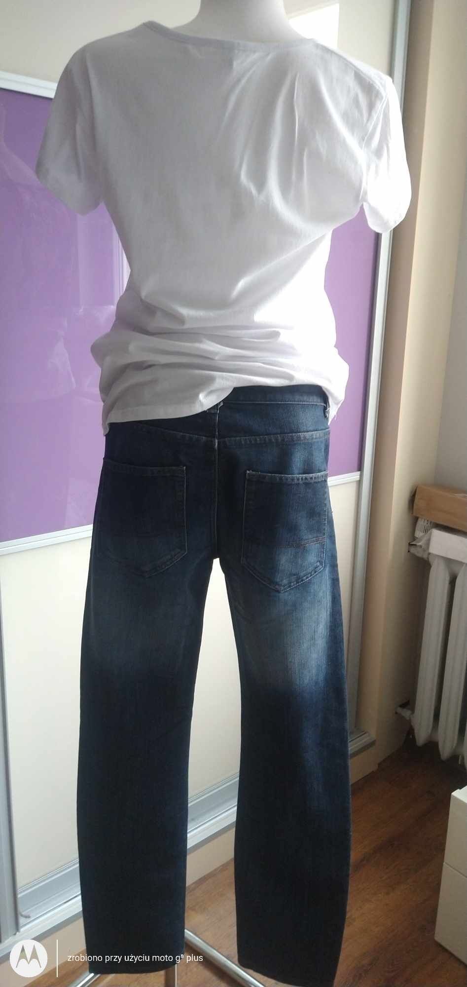 Spodnie jeansy malowane