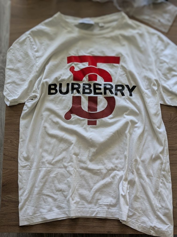 Белая футболка Burberry