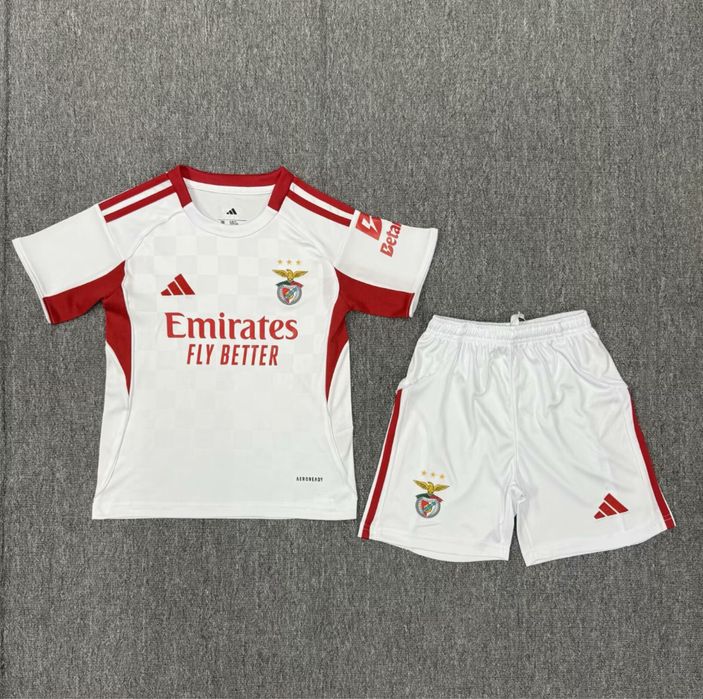 Equipamento de Criança Benfica