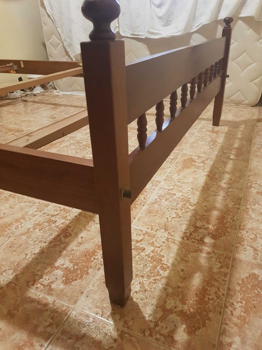 Vendo estrutura de cama antiga