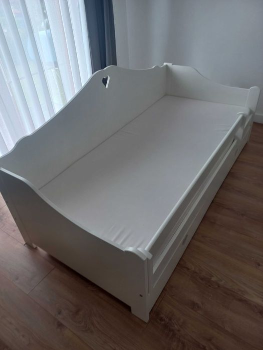 Sprzedam łóżko dla dziewczynki