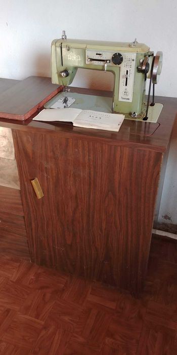 Máquina de Costura ALFA - Em excelente estado - 1969
