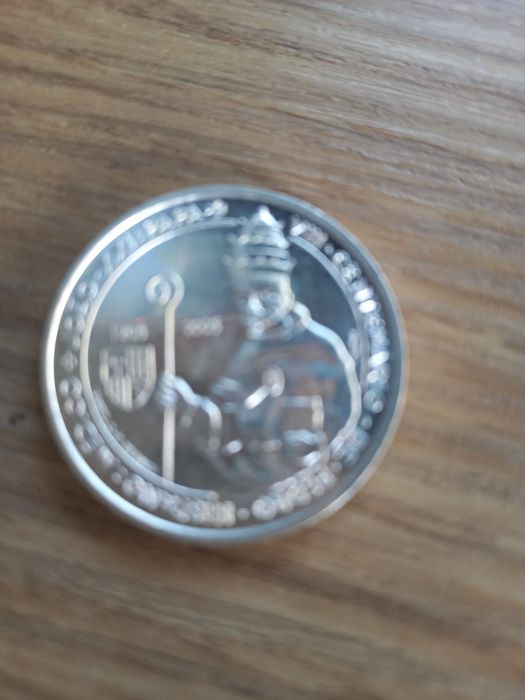 12 moedas comemorativas