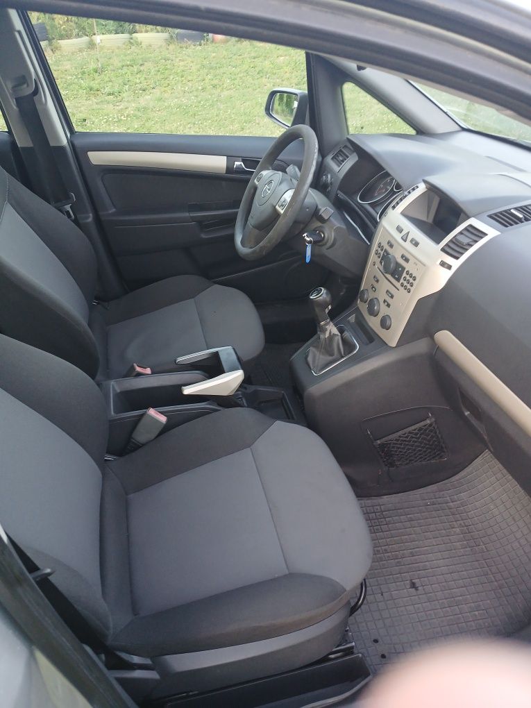 Opel Zafira B 1.9cdti 120km 7 osobowa. 2008rok