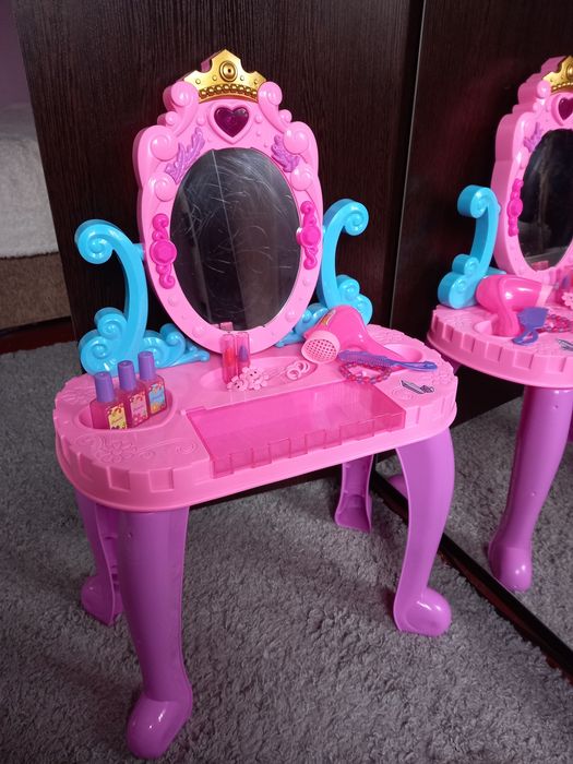 Трюмо для маленької принцеси