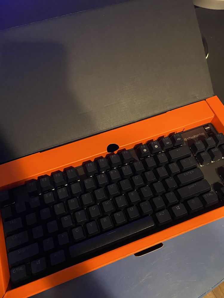 Клавіатура steelseries apex 9 tkl