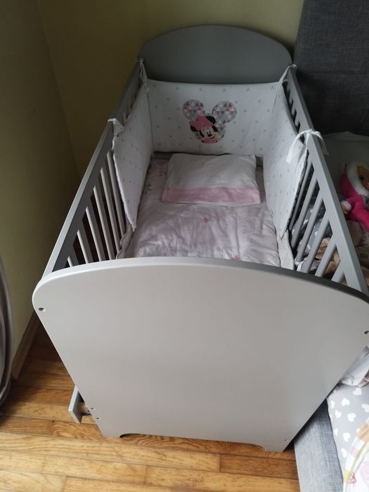 Cama de bebe e bom estado