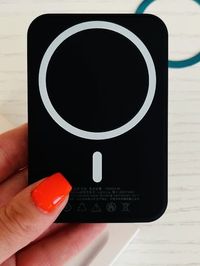 PowerBank для iPhone з ємністю 10 000 мАч.