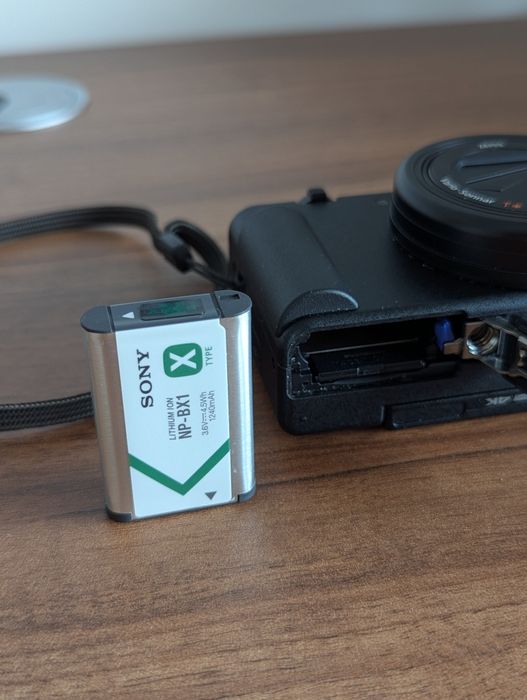 Aparat SONY ZV-1 Czarny, 20.1Mpix super stan