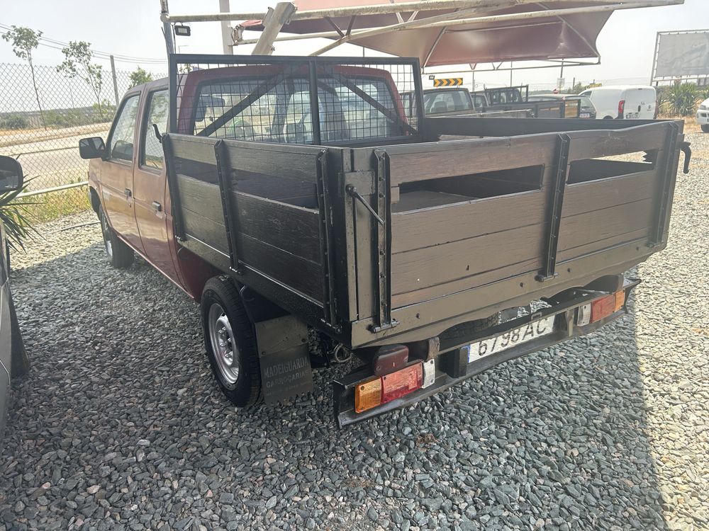 Nissan D21 2.5 cilindrada 6 lugares na cabine e estado geral de mecani