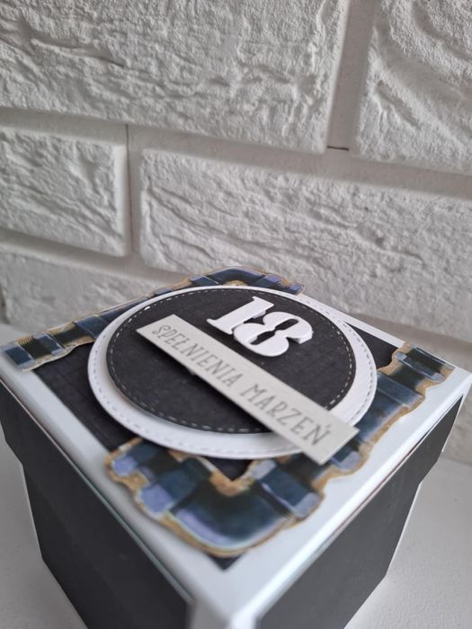 Kartka pudełko exploding box z okazji 18 urodzin osiemnastka prezent