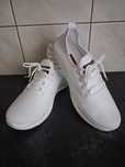 Buty sportowe marki Beyond the Rainbow rozmiar 40