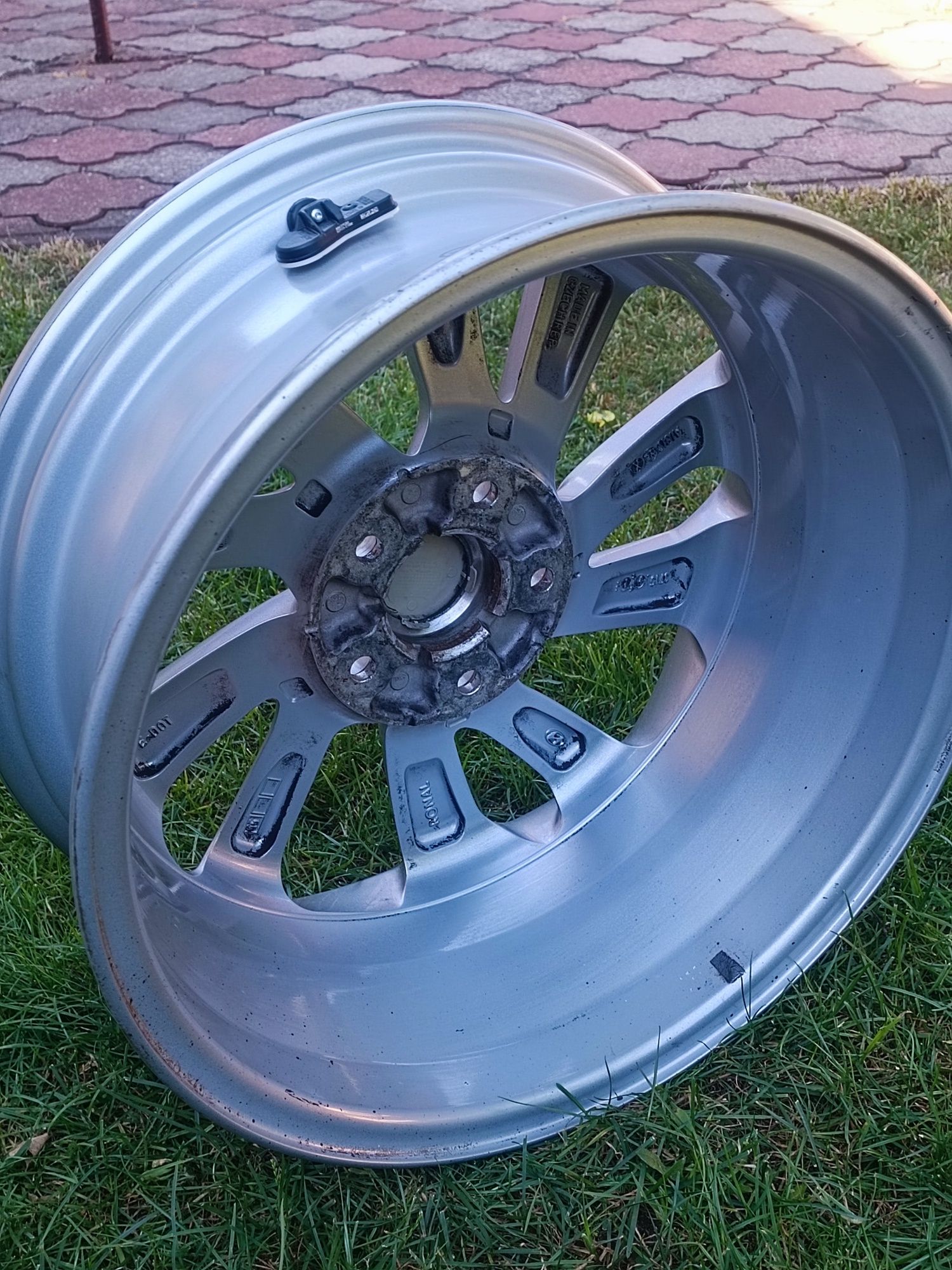 Oryginalna felga 17 Hyundai Tucson z czujnikiem ciśnienia