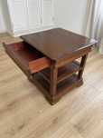 Mesa para televisão em madeira maciça