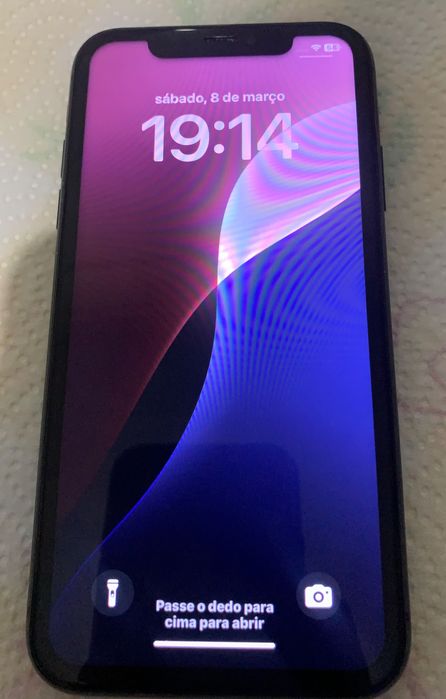 iPhone 11 de 64GB Disponível