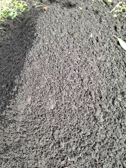 Torf czarnoziem ziemia ogrodowa