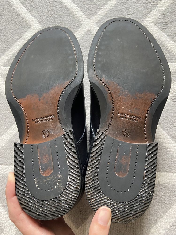 Conhpol czarne buty męskie skórzane podwyższane 40