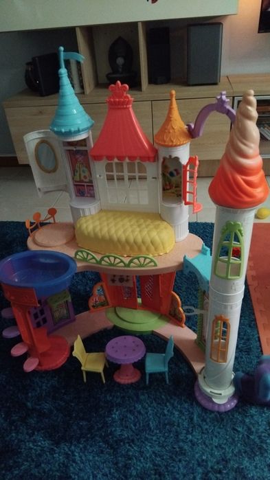 Casa da Barbie com acessorios s/caixa