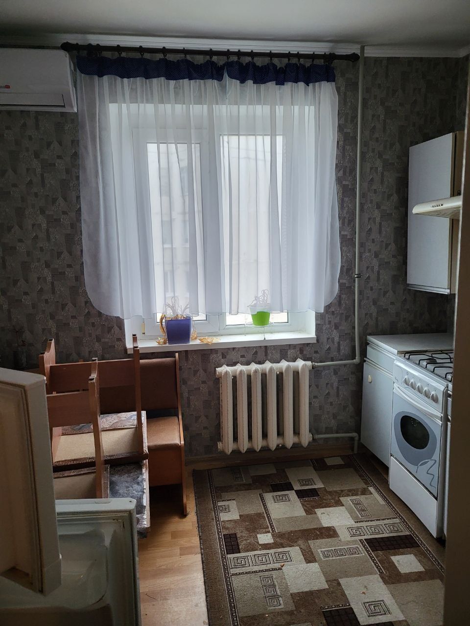 Оренда однокімнатної квартири на Таврійському . Вікна на Миколаїв .