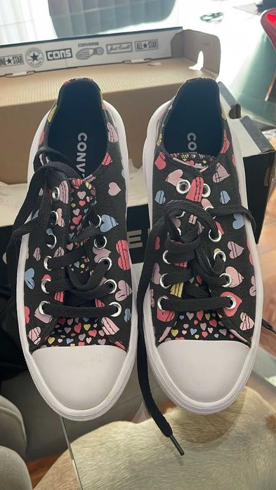 Sapatilhas Converse em lona novas