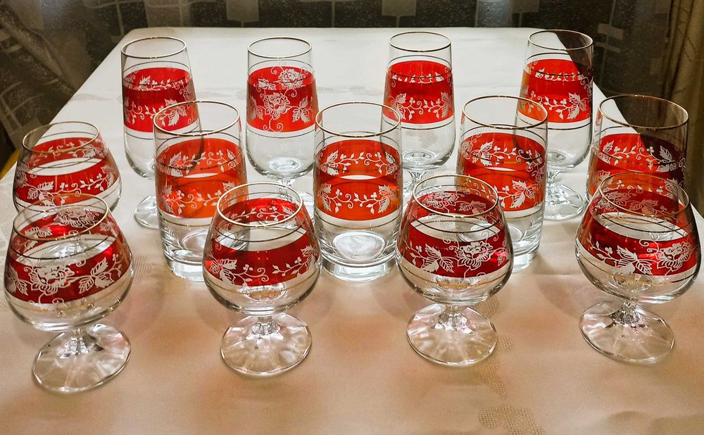 Набір антикварних келихів та склянок (13 шт.)