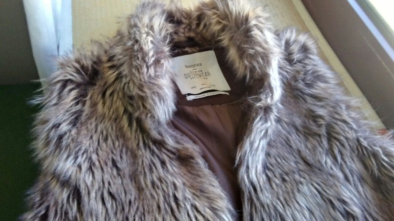 Vendo casaco marca folic e colete da bershka