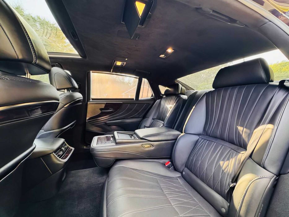 Lexus LS 500      2018