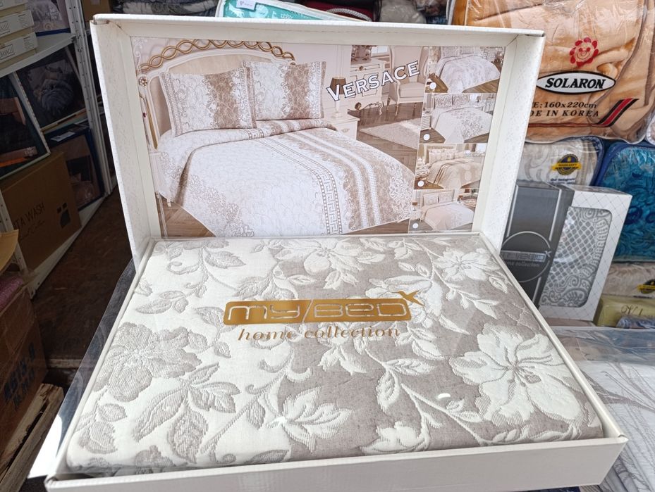 Покривало двостороннє гобеленове турецьке. Бавовняне. В коробці.