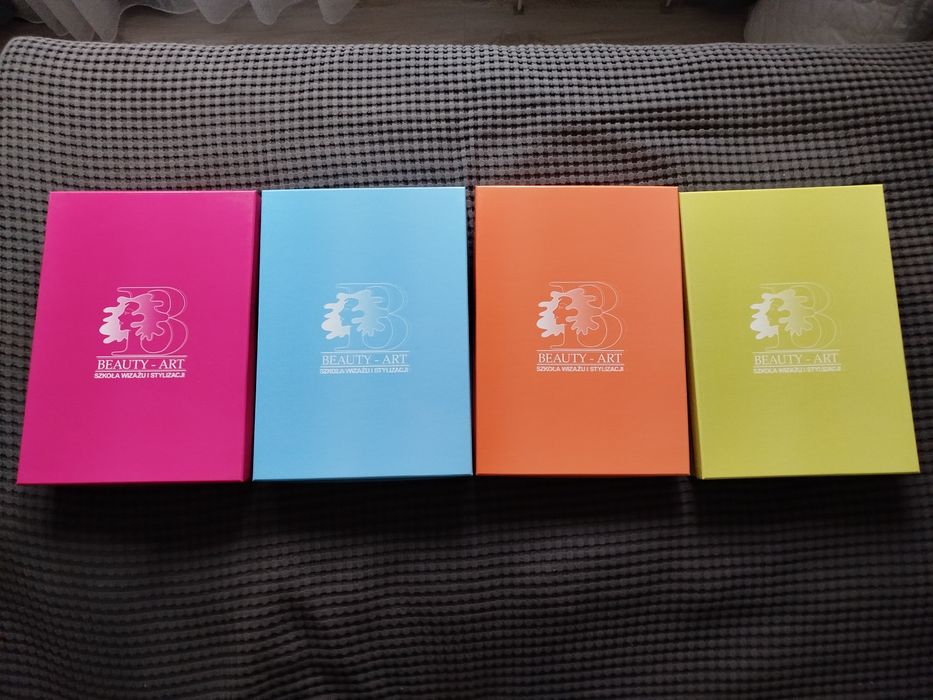 Chusty do analizy kolorystycznej