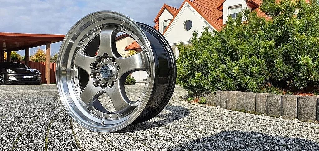 Felgi Forzza Flamber do Audi A4 B5 B8 B9 Et25/18