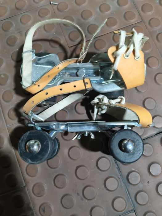 Patins antigos de criança
