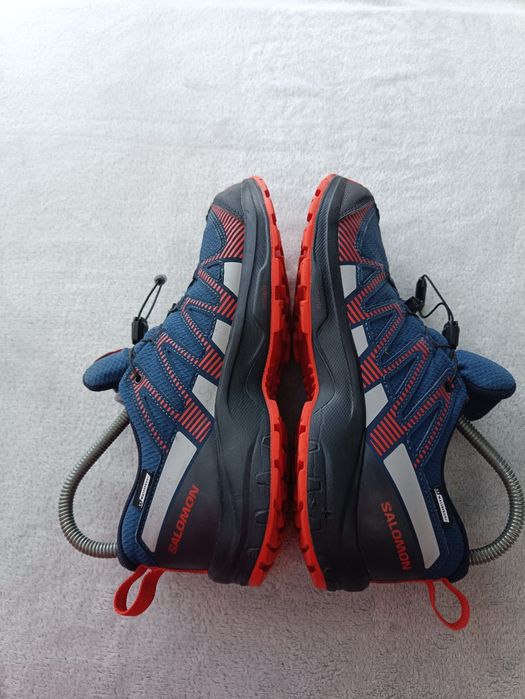 Женские кроссовки Salomon waterproof р39