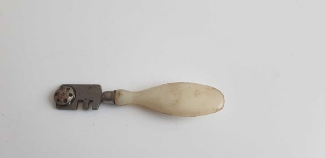 Starocie z Gdyni - Stare narzędzia - nóż do szkła