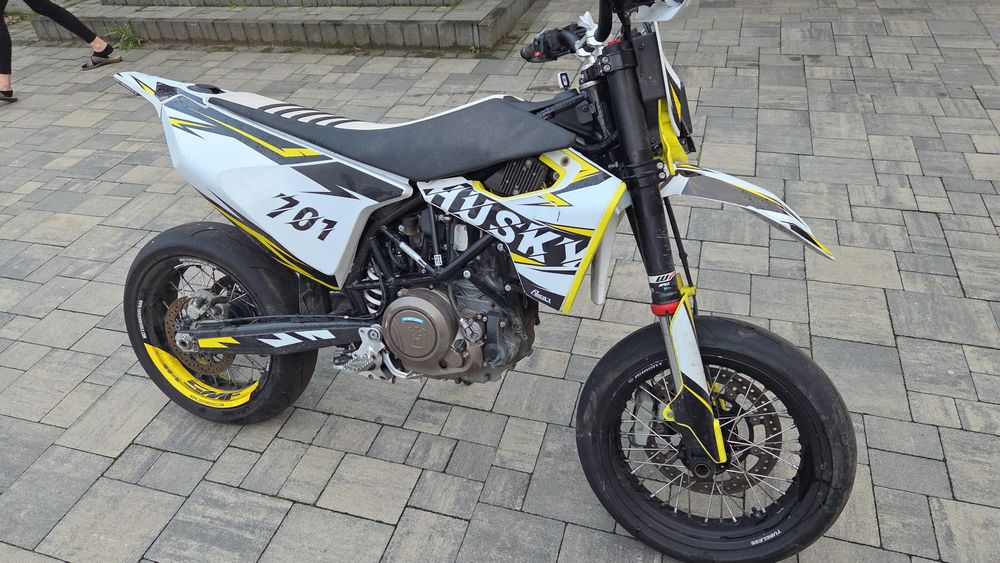 Husqvarna 701 SM 21r. Silnik swap rama z dokumentami koła felga lagi
