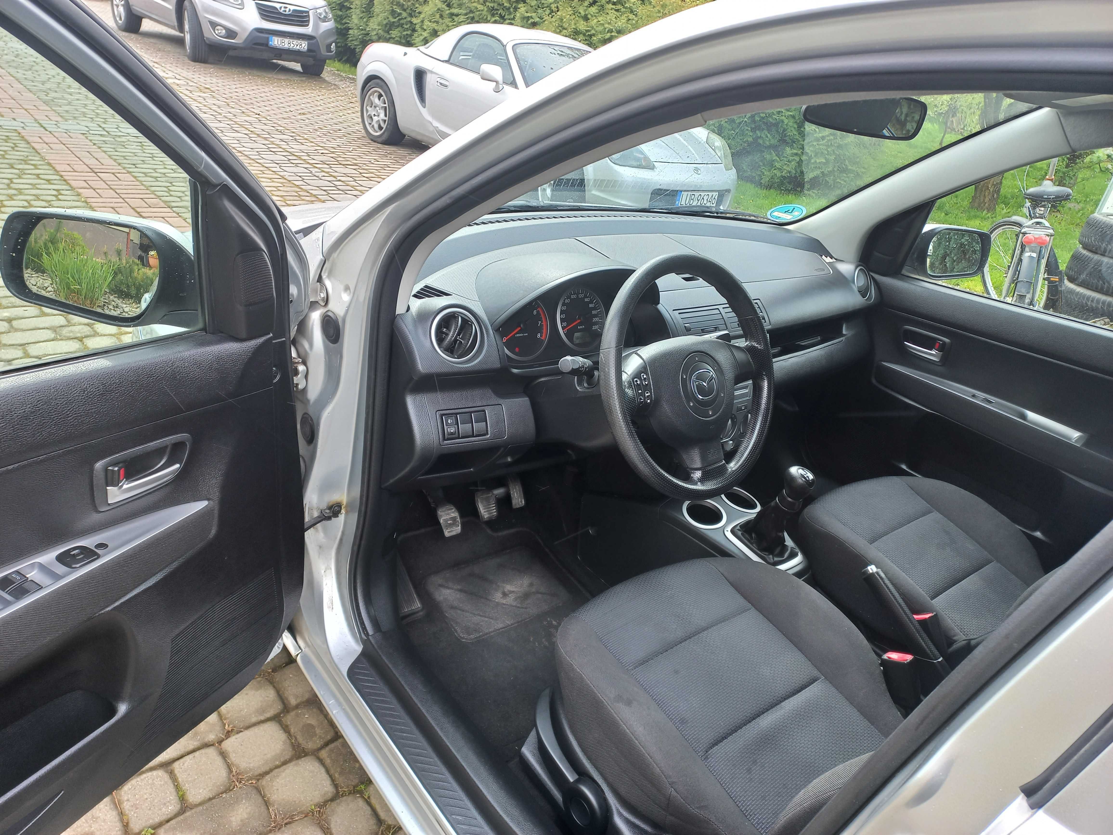 Mazda 2 2006 rok 1.4 benzyna.