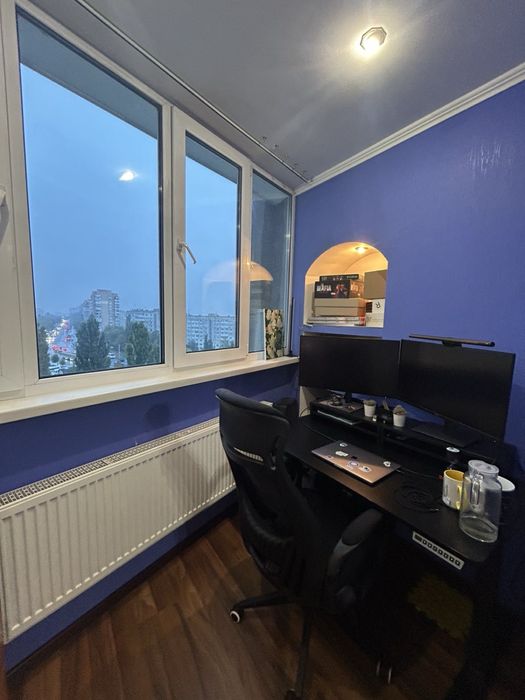 Продаж 4 кімнатної квартири .вул Незалежеості