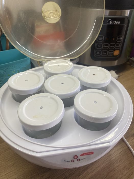 Йогуртниця Saturn