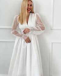 Біла весільна сукня S