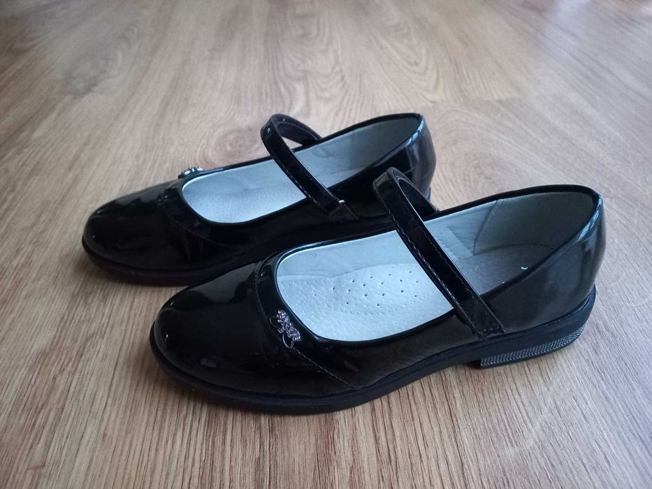 Buty Pantofle czarne roz. 35