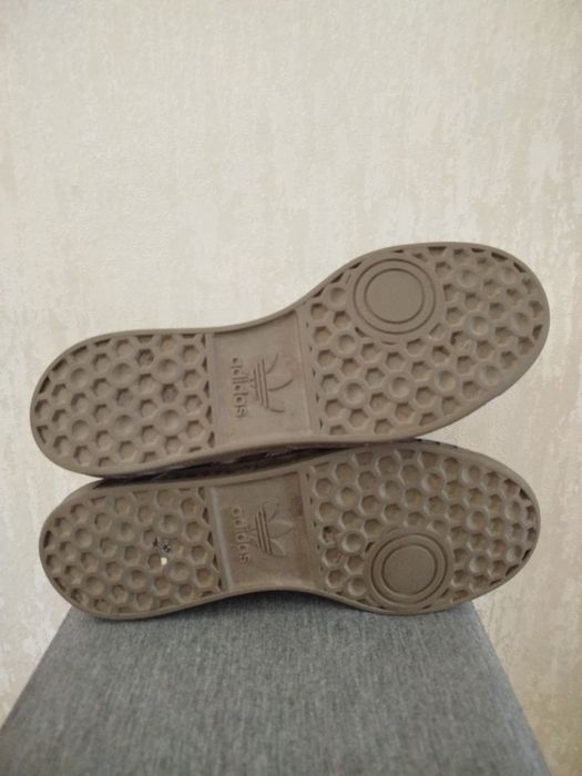 Кросівки Adidas Hamburg в гарному стані розмір 42устілка 27