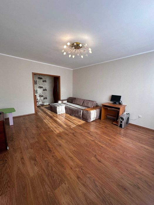 Простора 3-кімнатна квартира поряд з парком Перемоги!