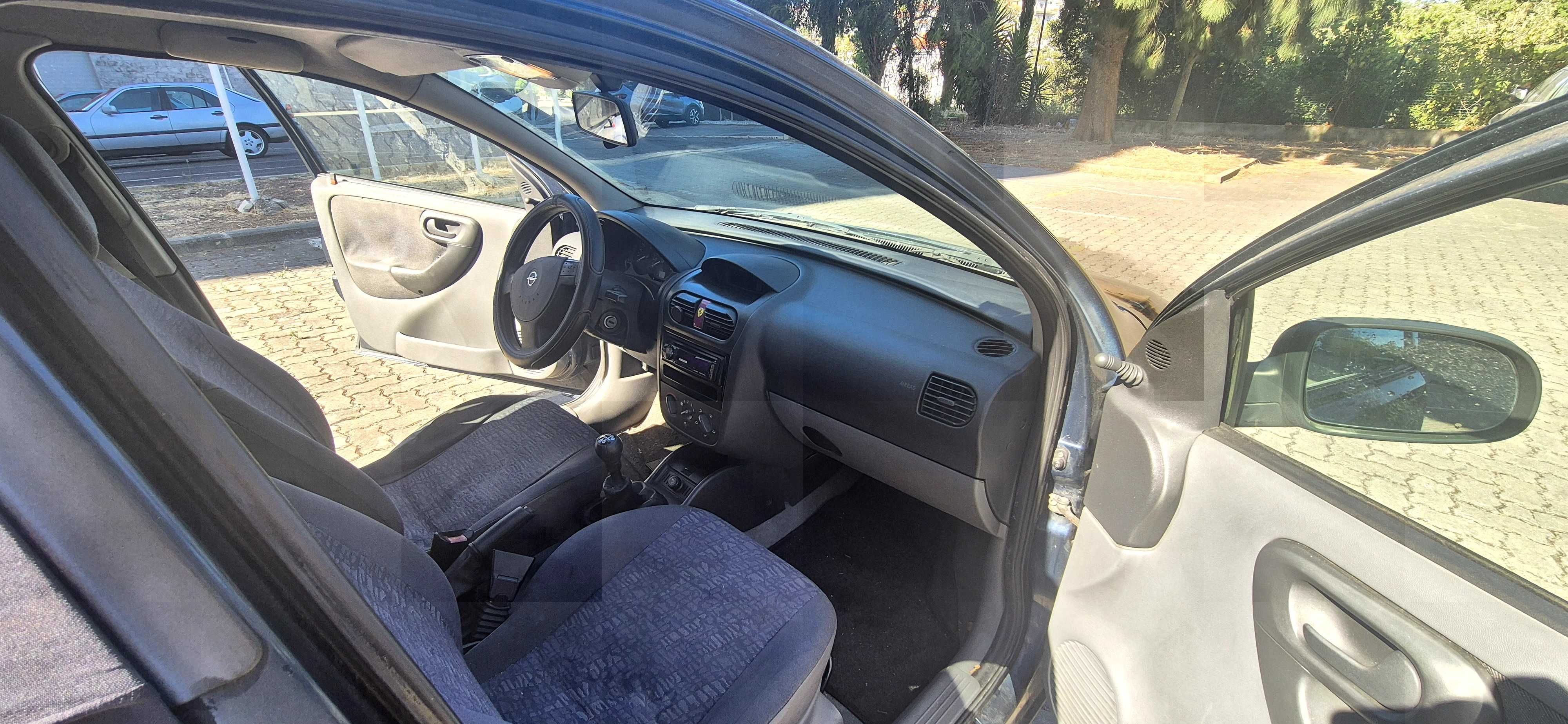 Opel Corsa Azul 2001