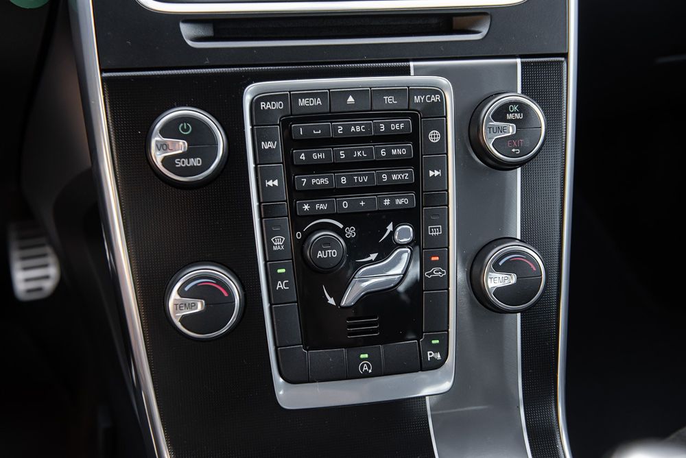 Volvo~S60~Lift~2.0D~R-Design~Ledy~Navi~Pół Skóry~  Parktronik~Full