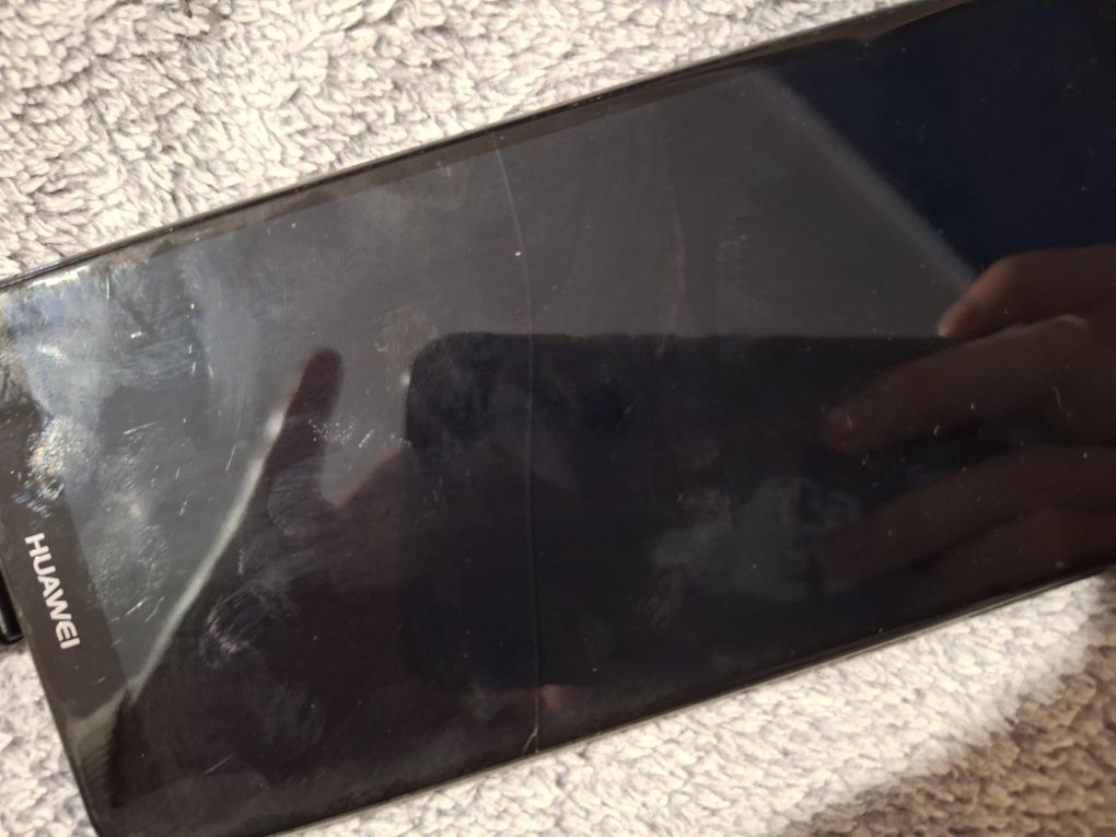 Huawei P Smart uszkodzony na części