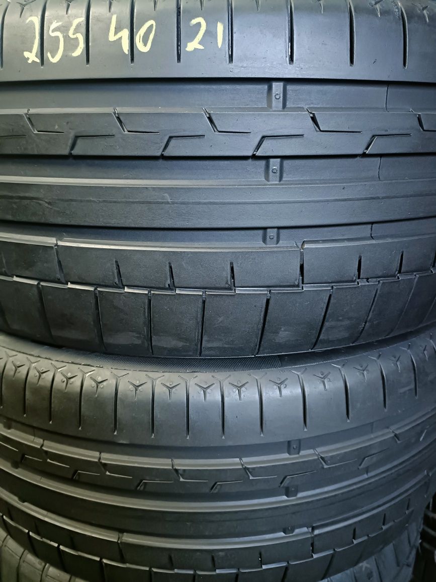 Pneus 255/40/21 XL